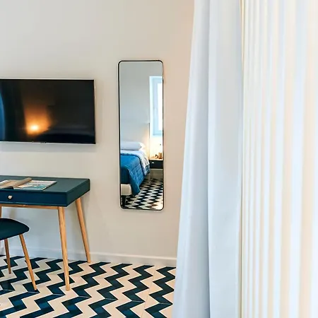 Davalos 14 Luxury איסקיה